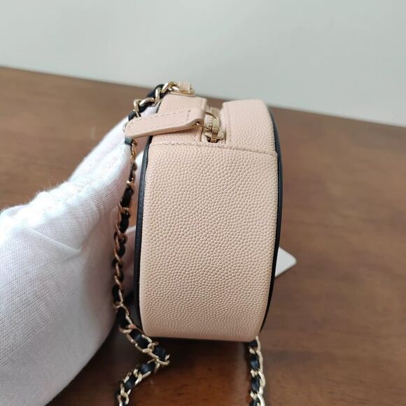 Chanel Women Pre-Loved Bag Very Good Condition - Picture 4 of 9